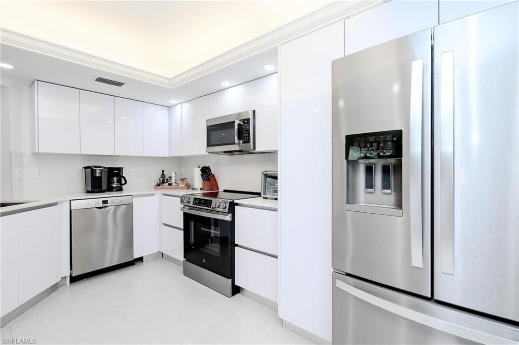 592 Beachwalk Cir, Unit N202, Naples, FL 34108 Photo
