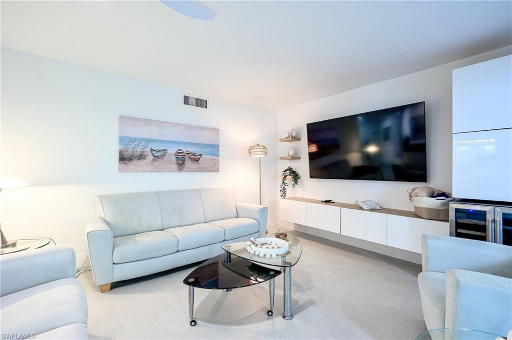 592 Beachwalk Cir, Unit N202, Naples, FL 34108 Photo