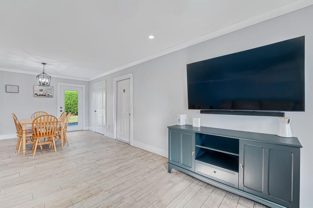 6705 Massachusetts Drive, Lake Worth, FL 33462 Photo