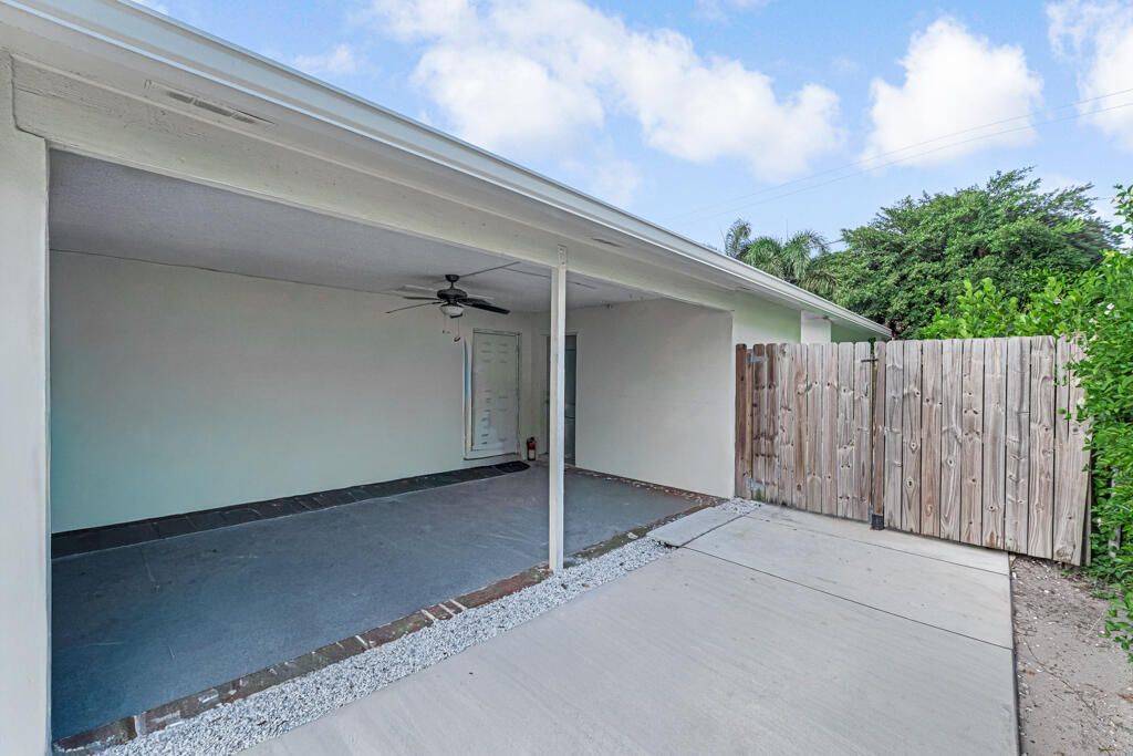 6705 Massachusetts Drive, Lake Worth, FL 33462 Photo