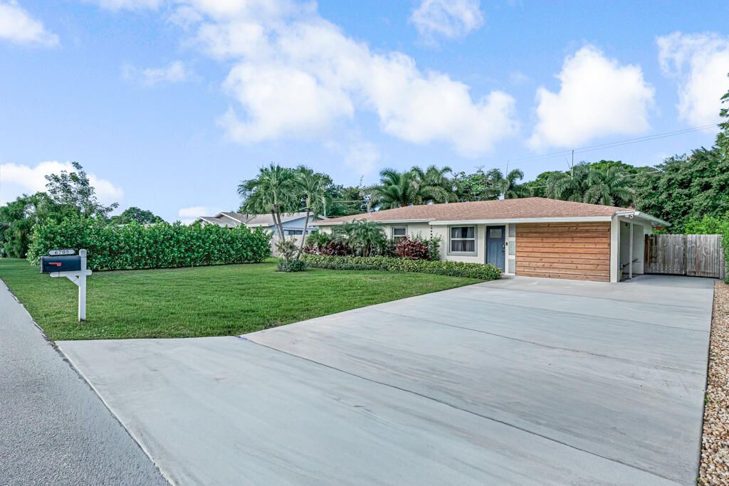 6705 Massachusetts Drive, Lake Worth, FL 33462 Photo
