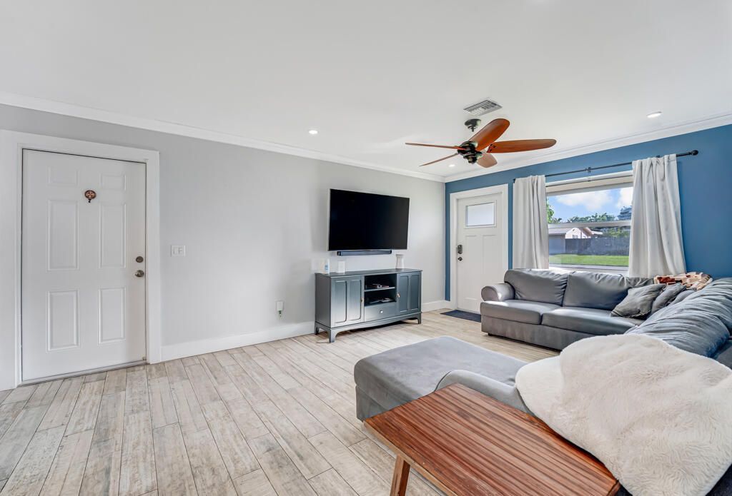 6705 Massachusetts Drive, Lake Worth, FL 33462 Photo