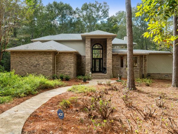 5 Shady Ln., Hattiesburg, MS 39402