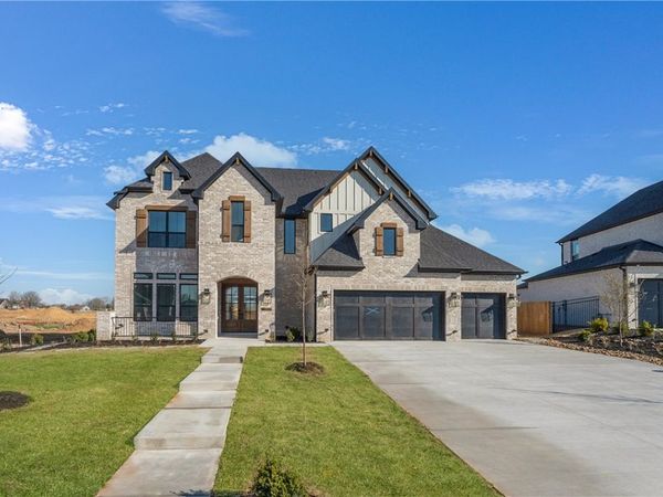 8803 W Starry Night Drive, Bentonville, AR 72713