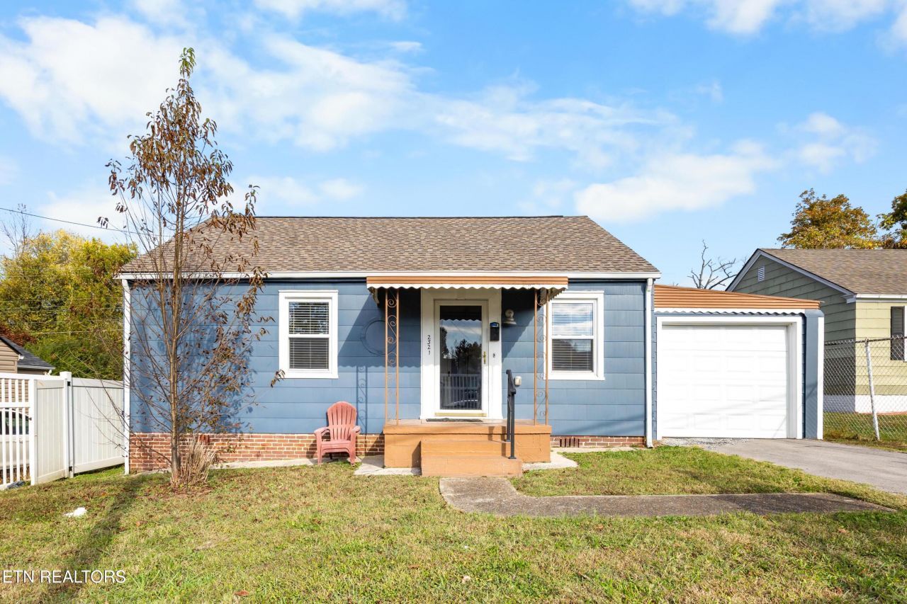2321 Coker Ave, Knoxville, TN 37917 Main Photo