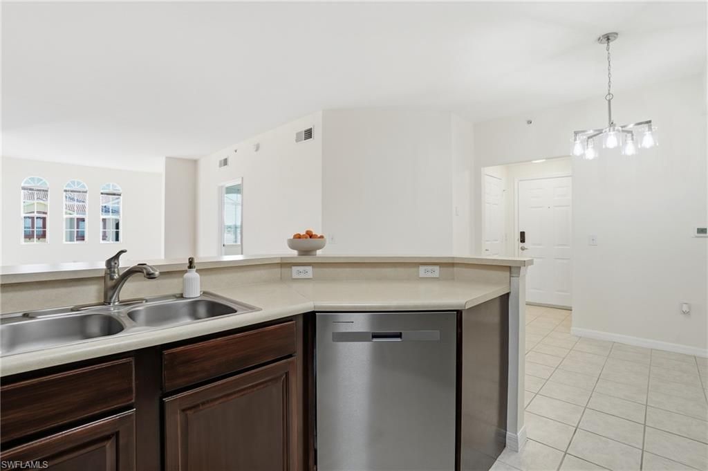 15590 Ocean Walk Cir, Unit 304, Fort Myers, FL 33908 Photo