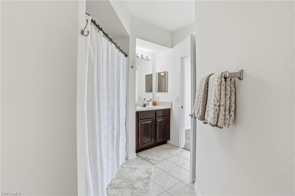 15590 Ocean Walk Cir, Unit 304, Fort Myers, FL 33908 Photo