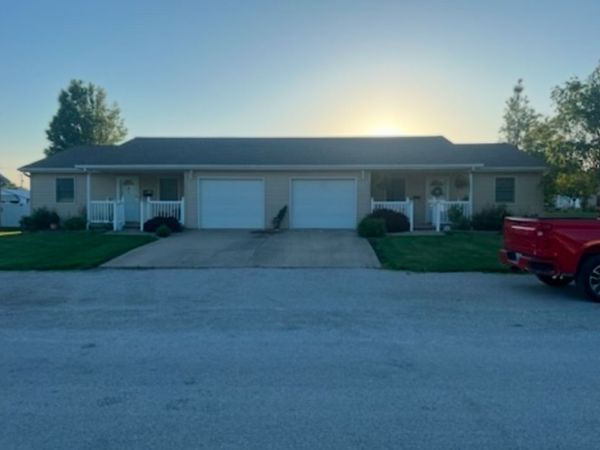 107 S Oak Street, Assumption, IL 62510