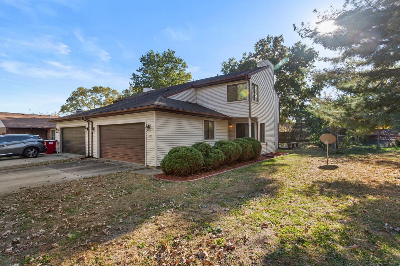 515 Clearwater Drive, Unit 515, Champaign, IL 61822 Main Photo