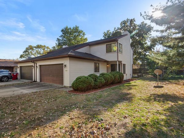 515 Clearwater Drive, Unit 515, Champaign, IL 61822