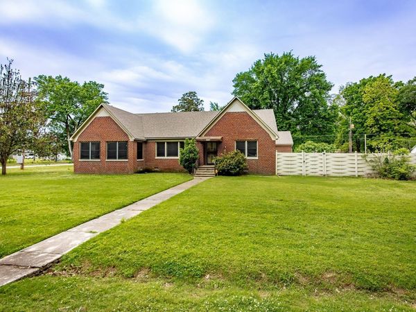 201 NE 4th Street, England, AR 72046
