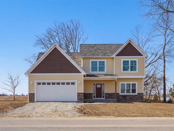 3149 Oasis Rd NE, West Branch, IA 52358