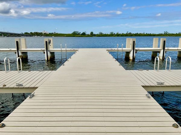 2840 S Ocean Boulevard, Unit 215, Palm Beach, FL 33480