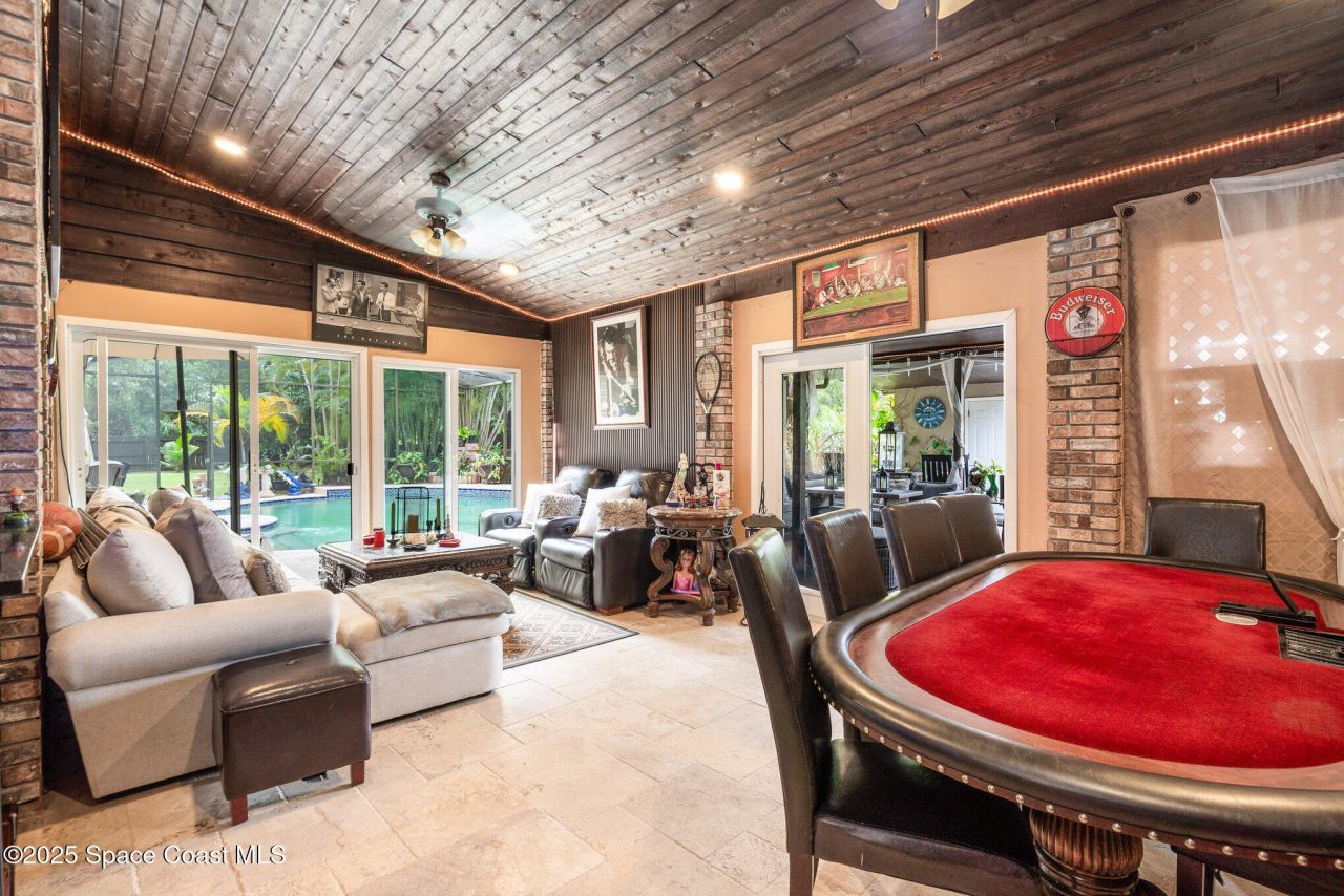 562 Lake Ashley Circle, Melbourne, FL 32904 Photo