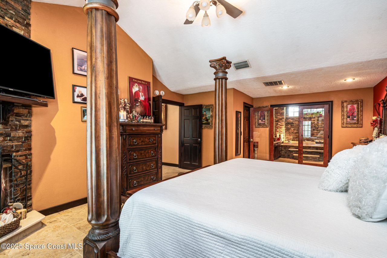 562 Lake Ashley Circle, Melbourne, FL 32904 Photo