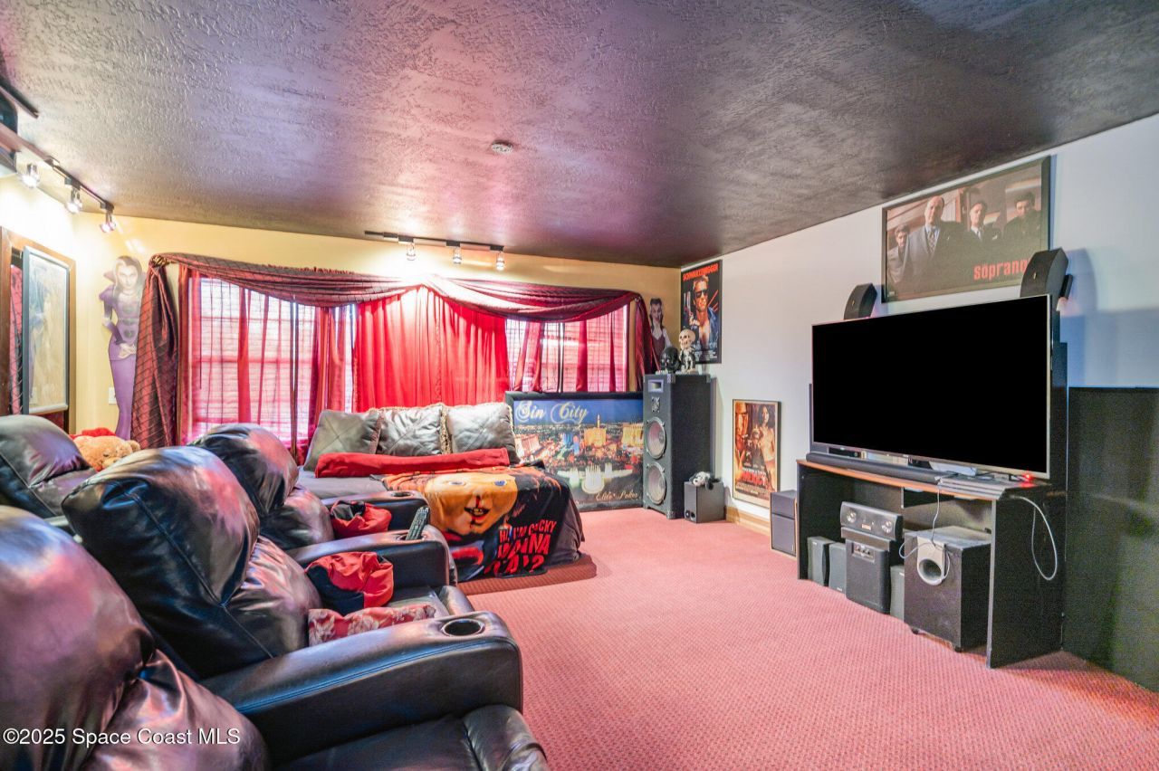 562 Lake Ashley Circle, Melbourne, FL 32904 Photo