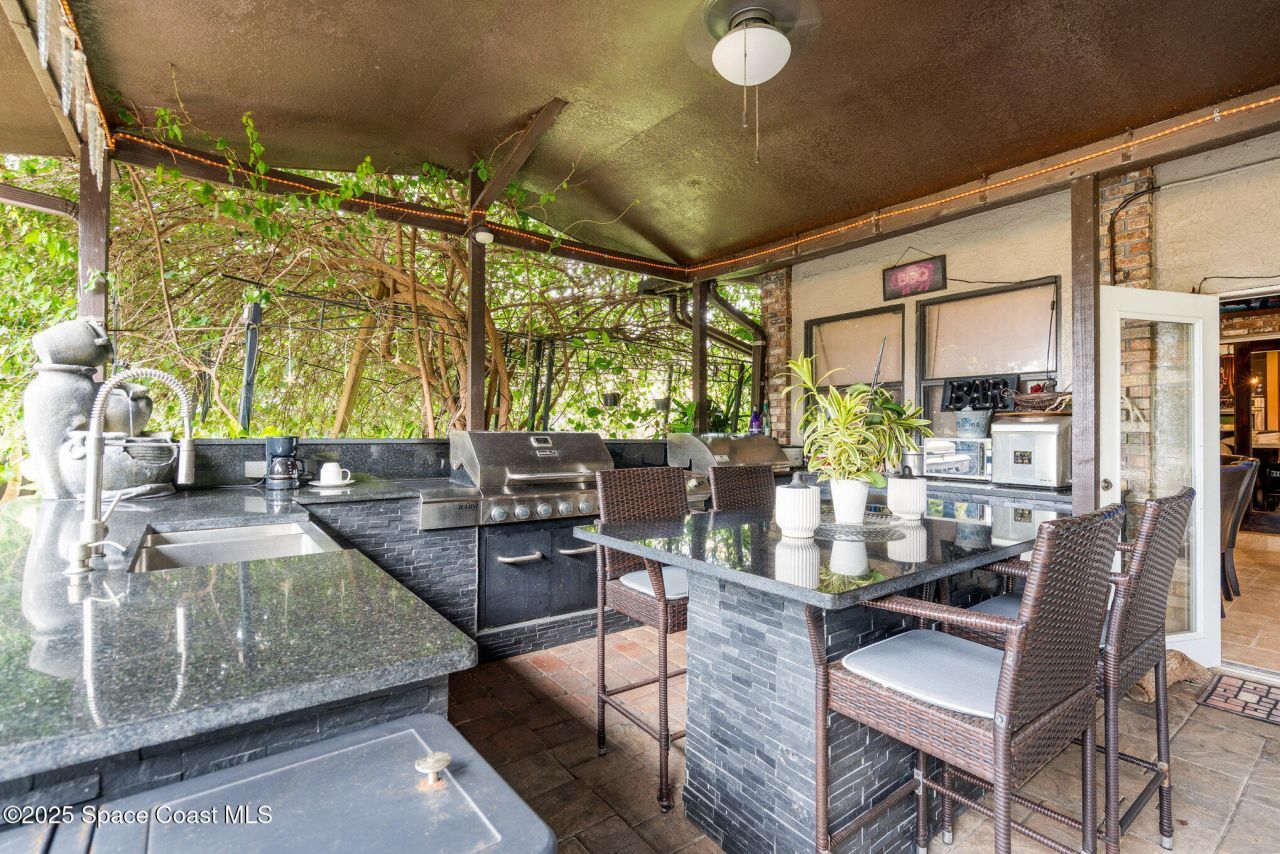 562 Lake Ashley Circle, Melbourne, FL 32904 Photo