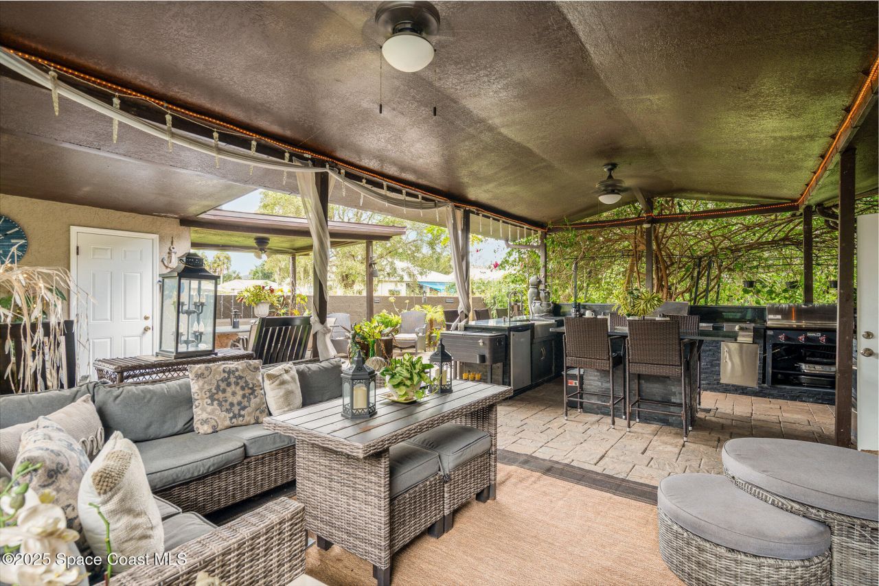 562 Lake Ashley Circle, Melbourne, FL 32904 Photo