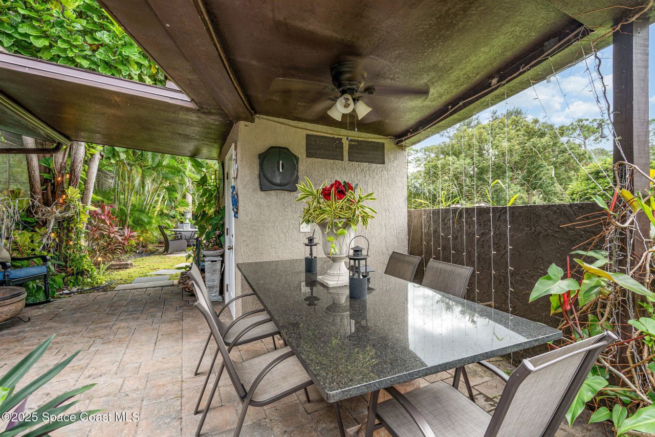 562 Lake Ashley Circle, Melbourne, FL 32904 Photo