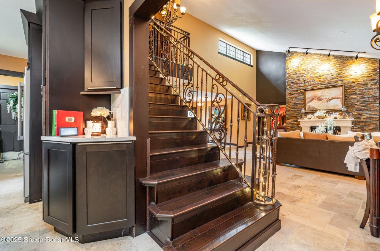 562 Lake Ashley Circle, Melbourne, FL 32904 Photo