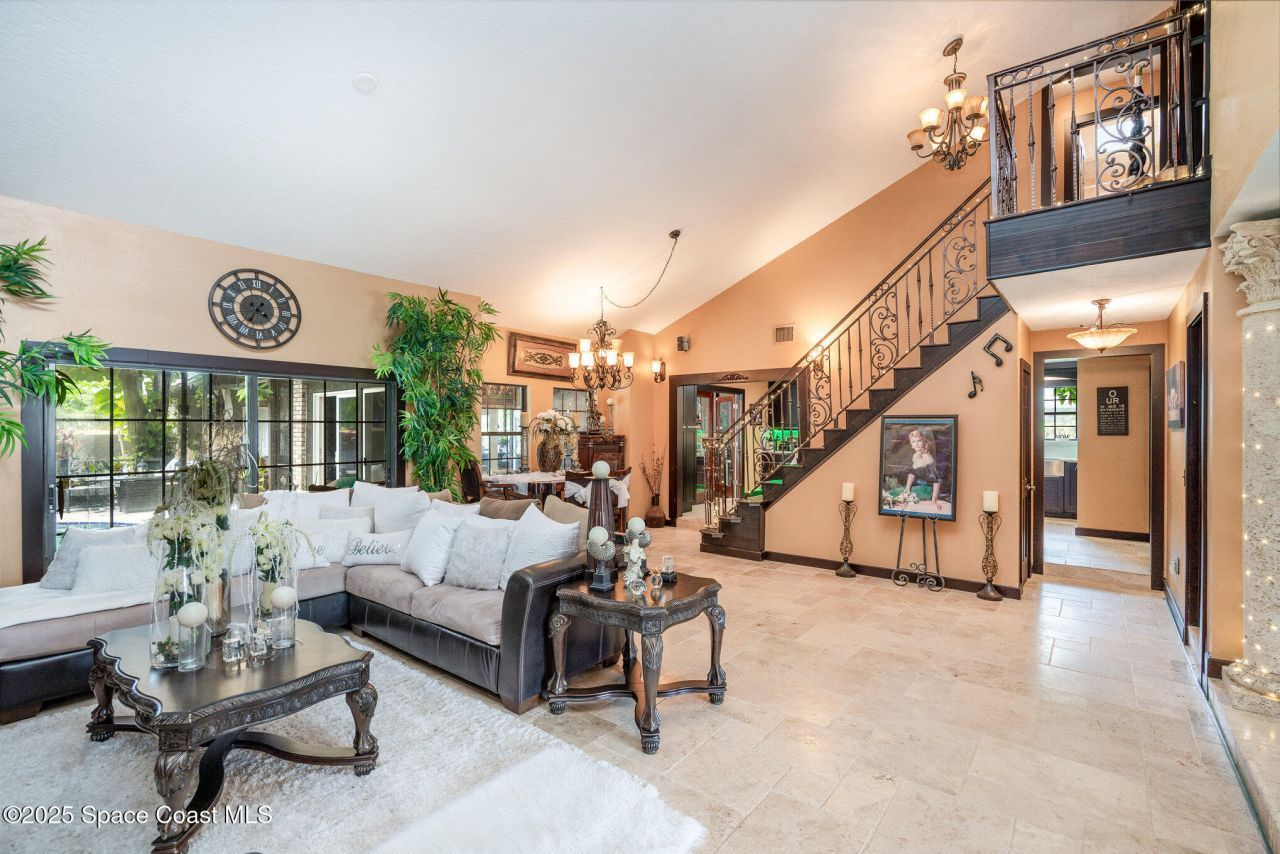 562 Lake Ashley Circle, Melbourne, FL 32904 Photo