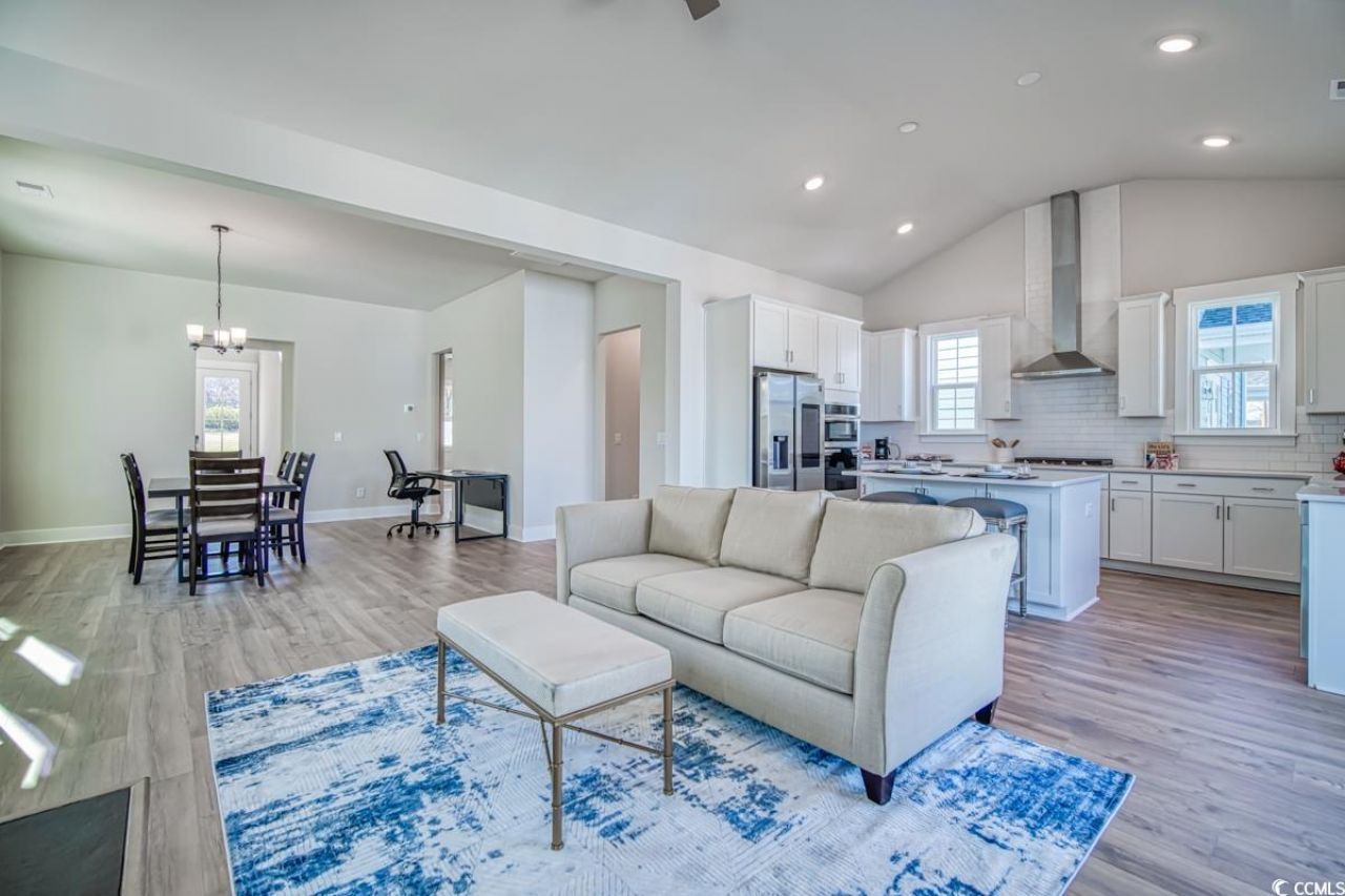 3840 Richardson St. Photo 8