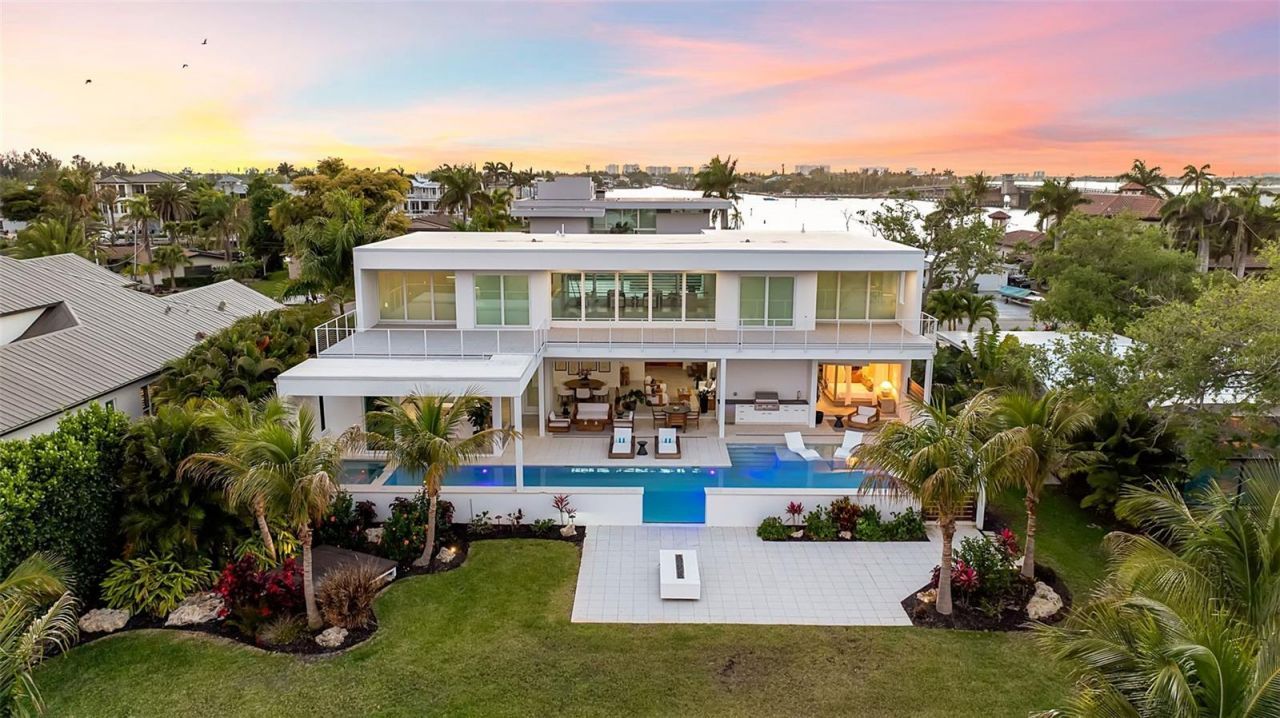3631 San Remo Terrace, Sarasota, FL 34239 Photo