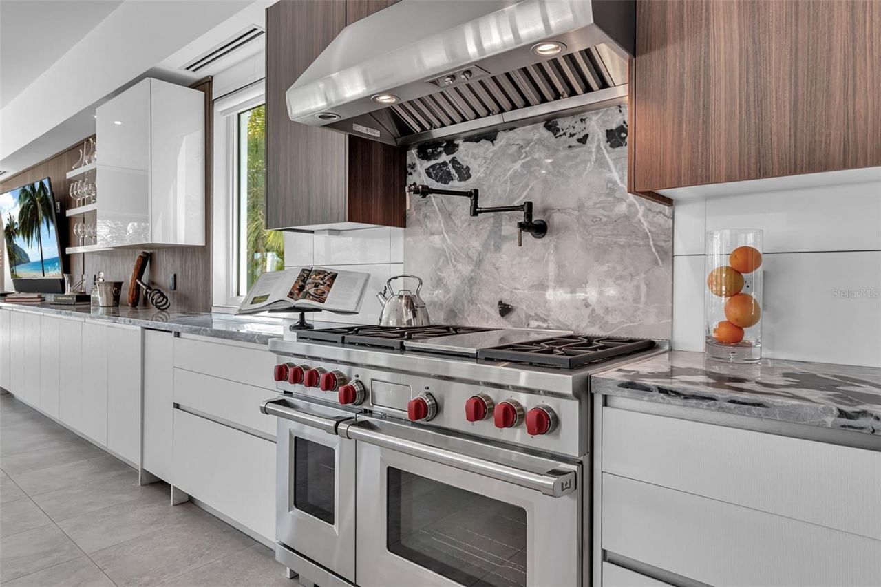 3631 San Remo Terrace, Sarasota, FL 34239 Photo
