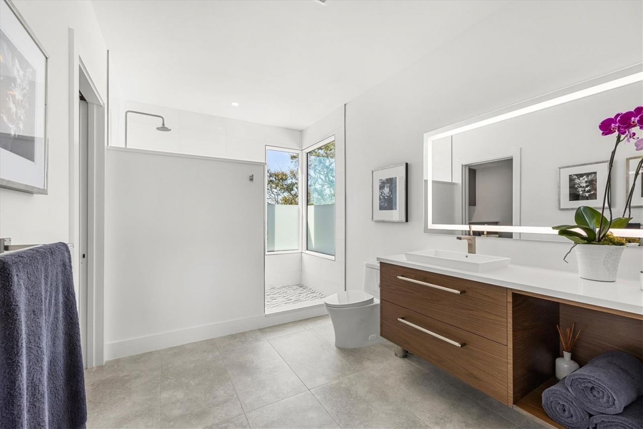 3631 San Remo Terrace, Sarasota, FL 34239 Photo