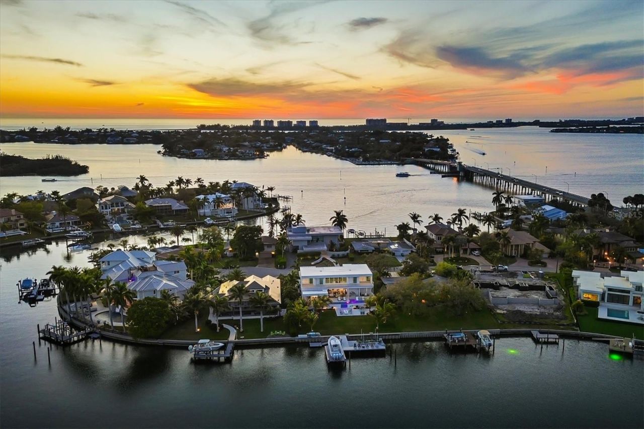 3631 San Remo Terrace, Sarasota, FL 34239 Photo