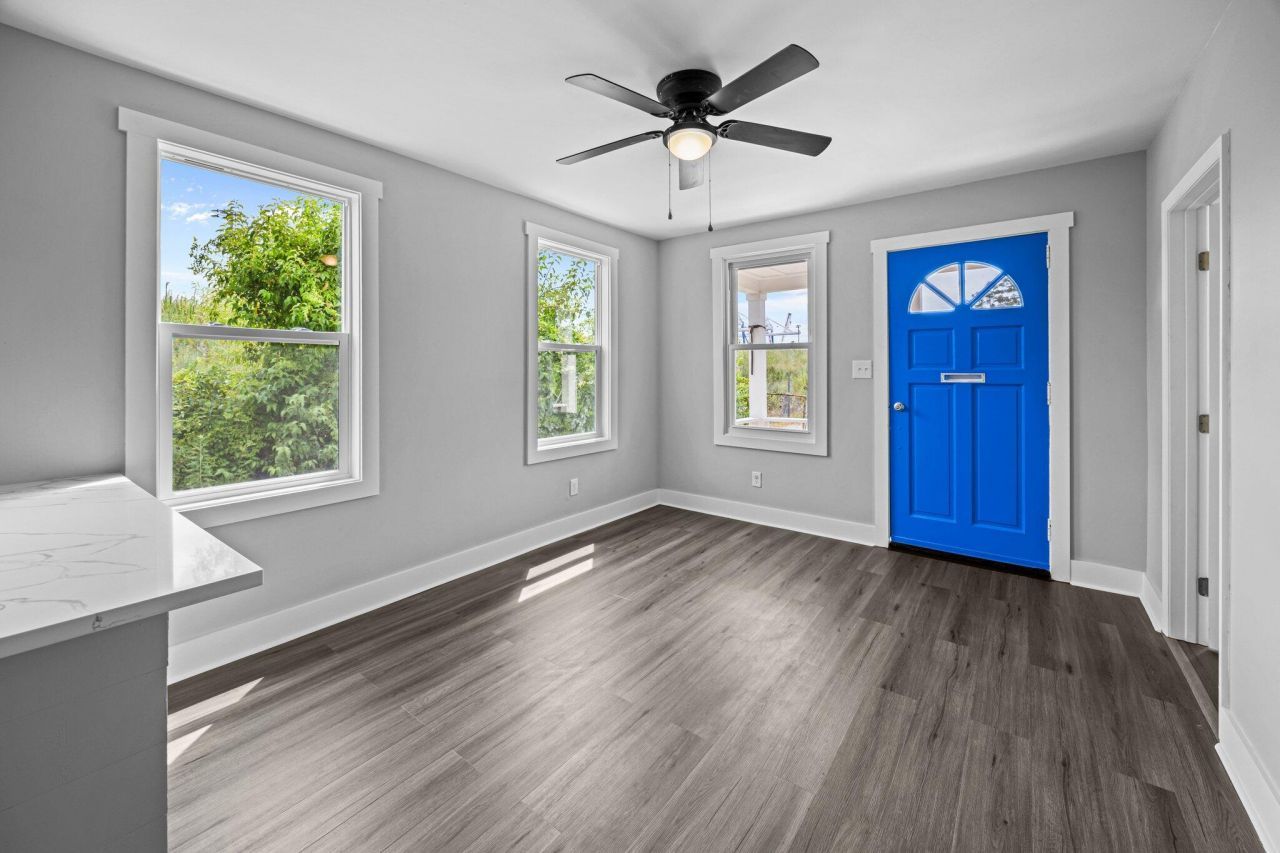 1806 Calvert Street Photo 15