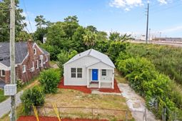 1806 Calvert Street photo 4