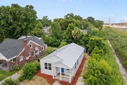 1806 Calvert Street photo 4