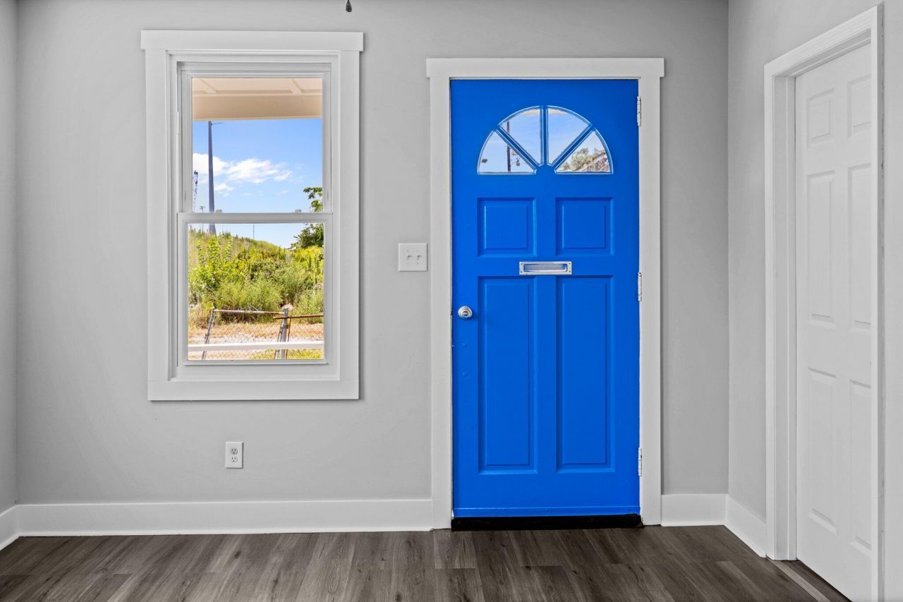 1806 Calvert Street Photo 7