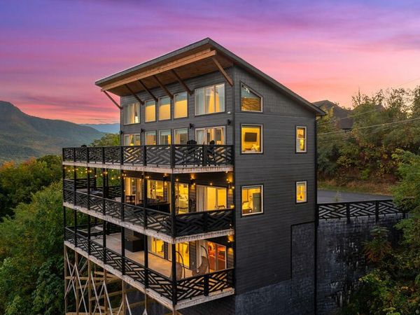 839 Deer Path Lane, Gatlinburg, TN 37738