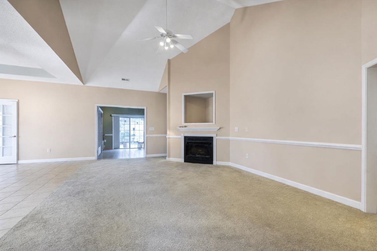 215 Jessica Lakes Dr. Photo 12