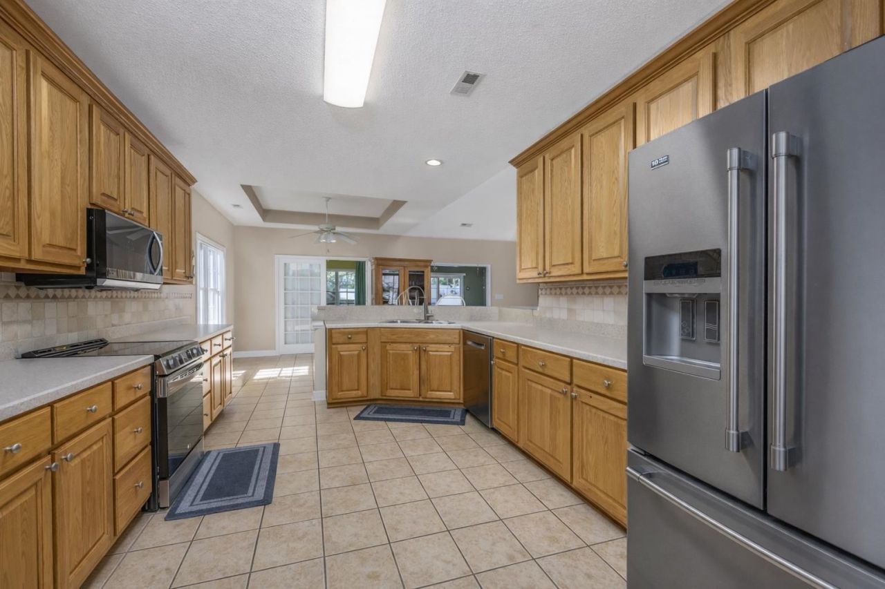 215 Jessica Lakes Dr. Photo 15