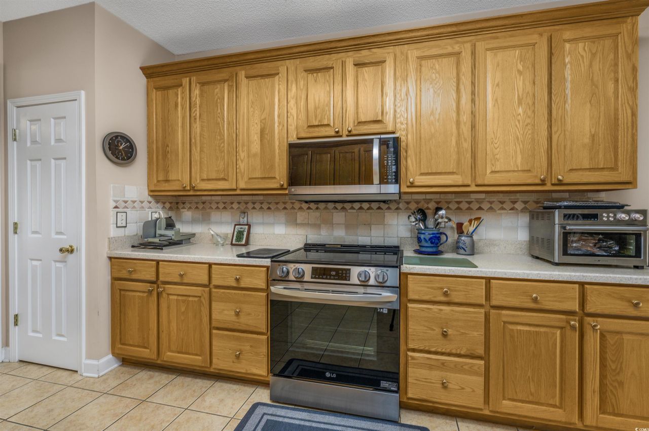 215 Jessica Lakes Dr. Photo 16