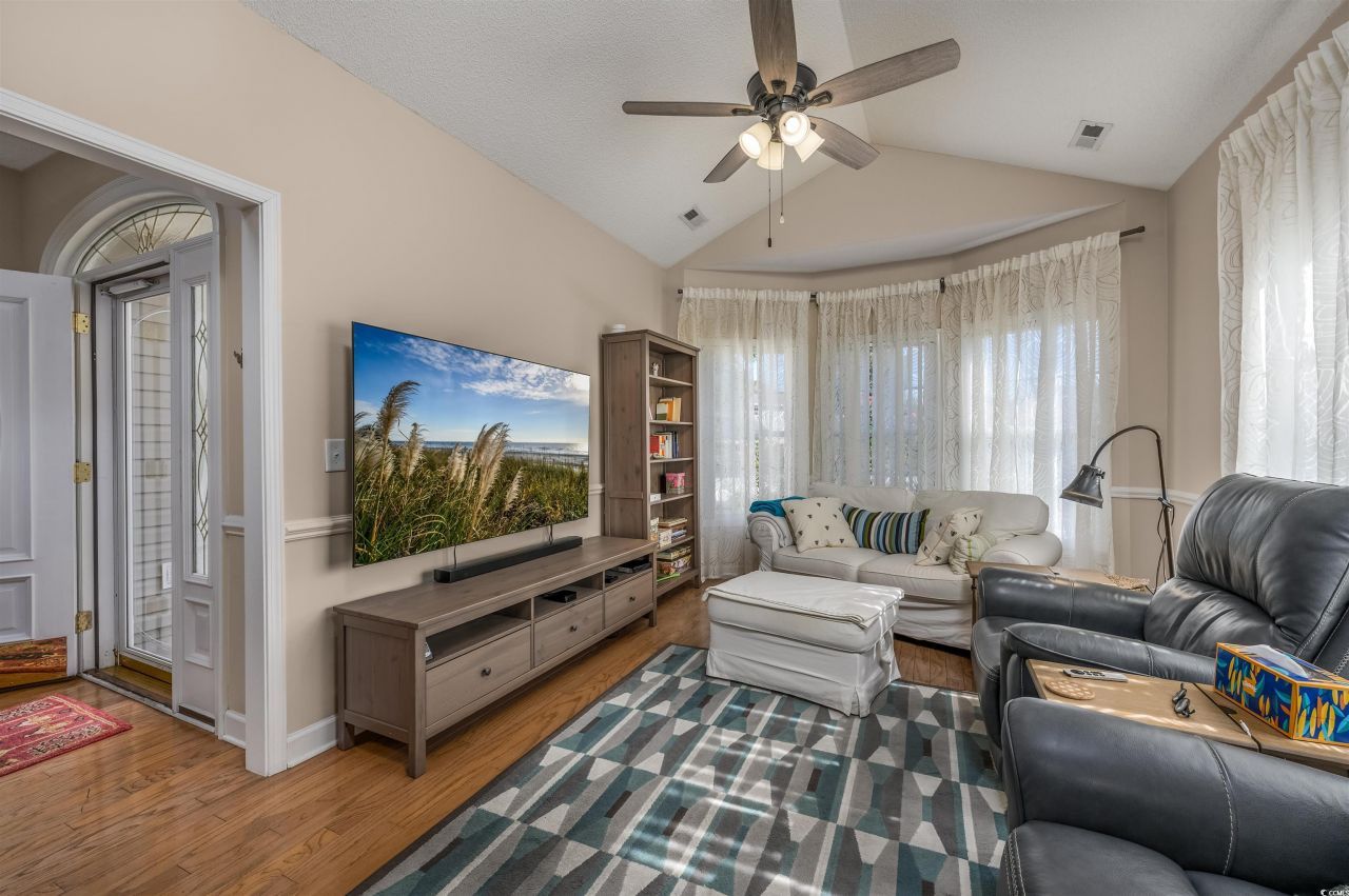 215 Jessica Lakes Dr. Photo 9