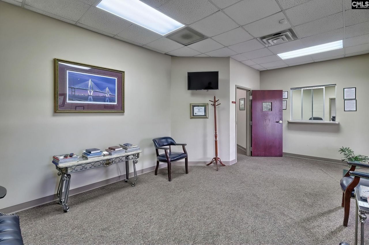 811 Sunset Boulevard Photo 10