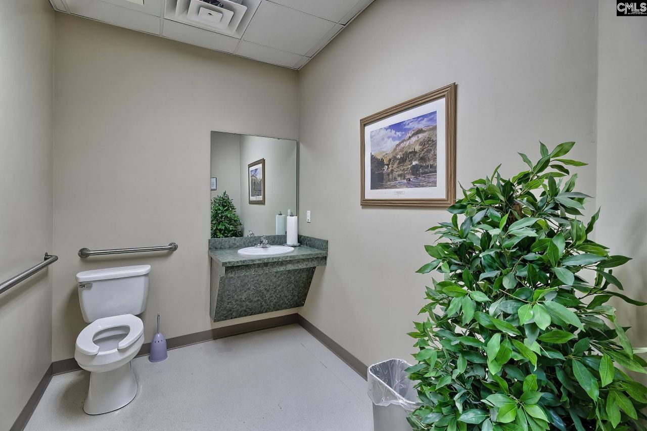 811 Sunset Boulevard Photo 14