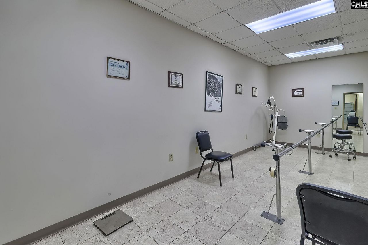 811 Sunset Boulevard Photo 19