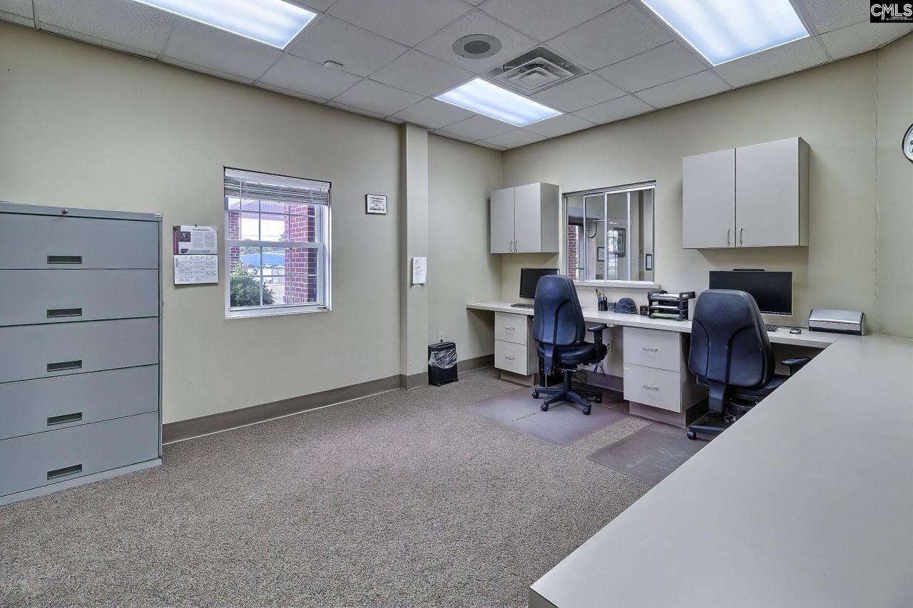 811 Sunset Boulevard Photo 21