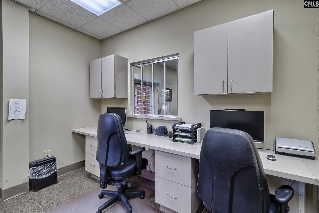 811 Sunset Boulevard Photo 23