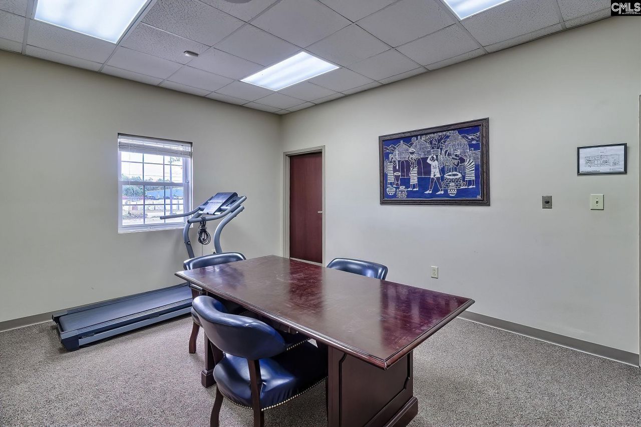 811 Sunset Boulevard Photo 28