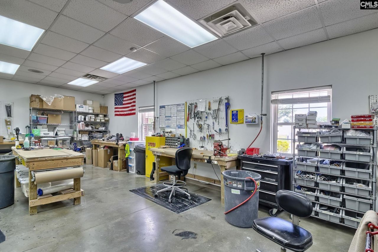 811 Sunset Boulevard Photo 36