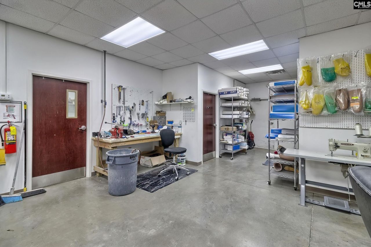 811 Sunset Boulevard Photo 38