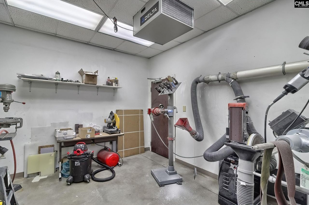 811 Sunset Boulevard Photo 39