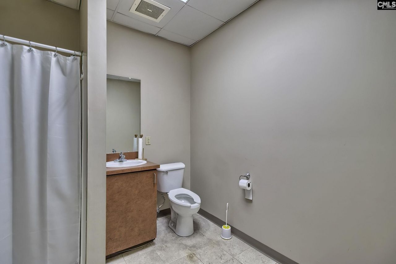 811 Sunset Boulevard Photo 40