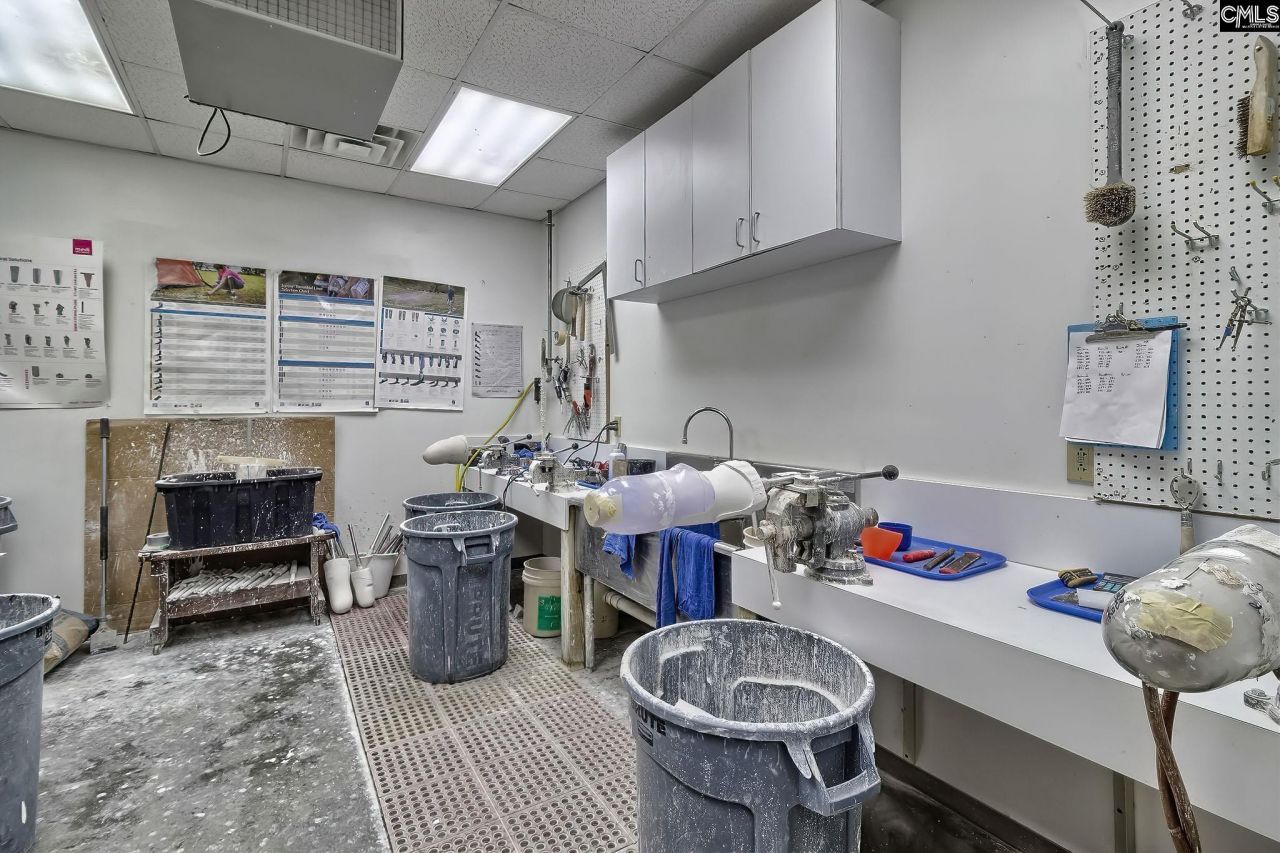 811 Sunset Boulevard Photo 41